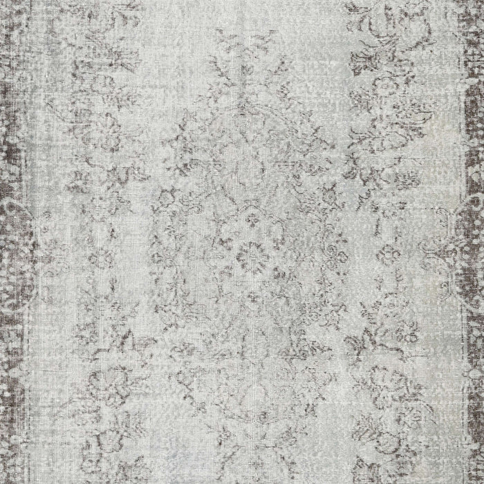 Machine Washable Traditional Dark White Beige Rug, wshtr3447