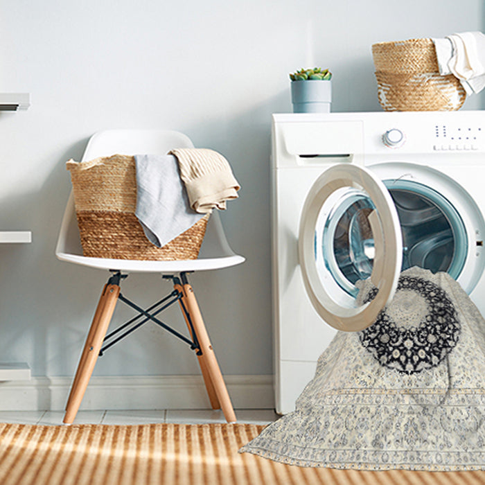 Machine Washable Traditional Champagne Beige Rug in a Washing Machine, wshtr3463