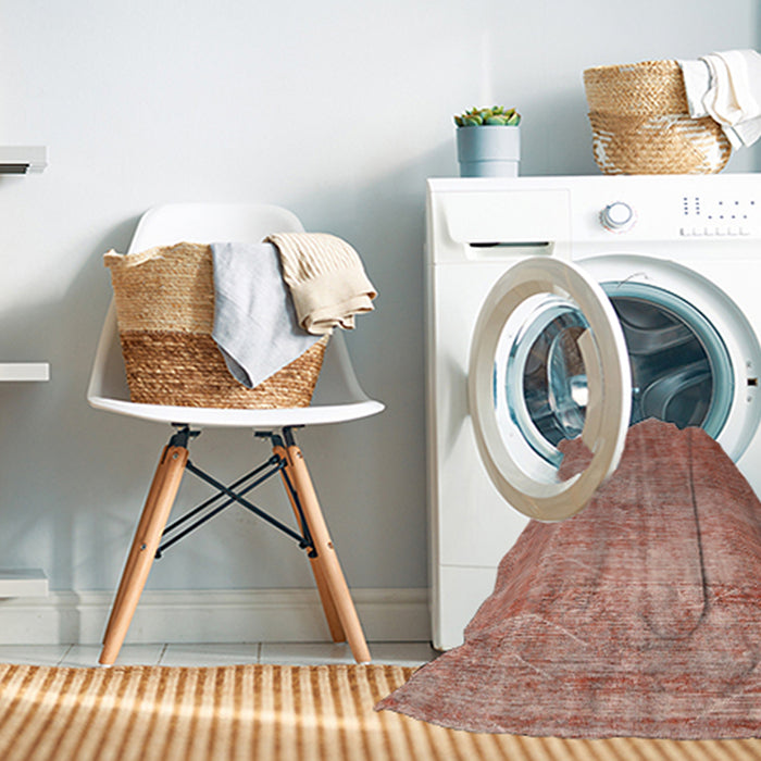 Machine Washable Traditional Red Rug in a Washing Machine, wshtr3493