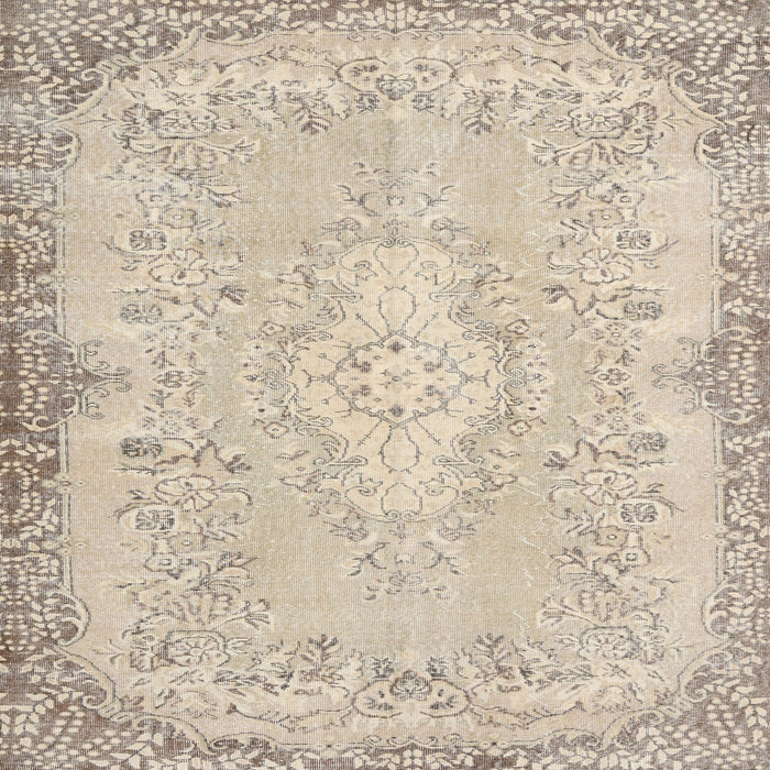 Round Machine Washable Traditional Camel Brown Rug, wshtr3577