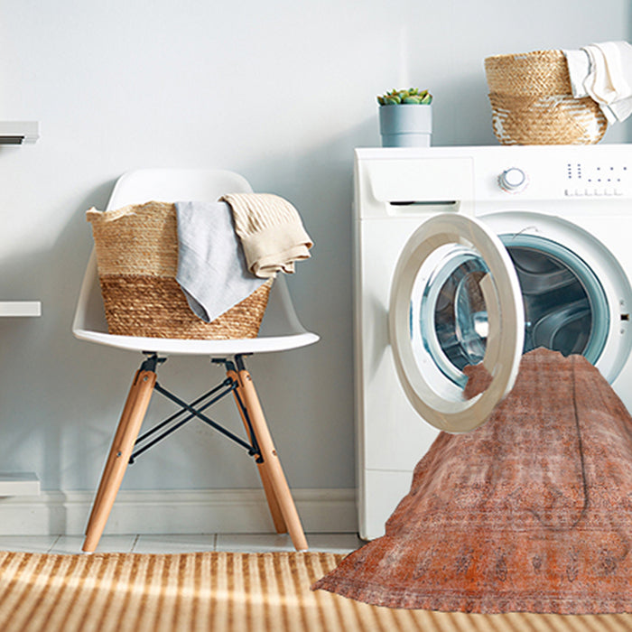 Machine Washable Traditional Light Salmon Rose Pink Rug in a Washing Machine, wshtr3592