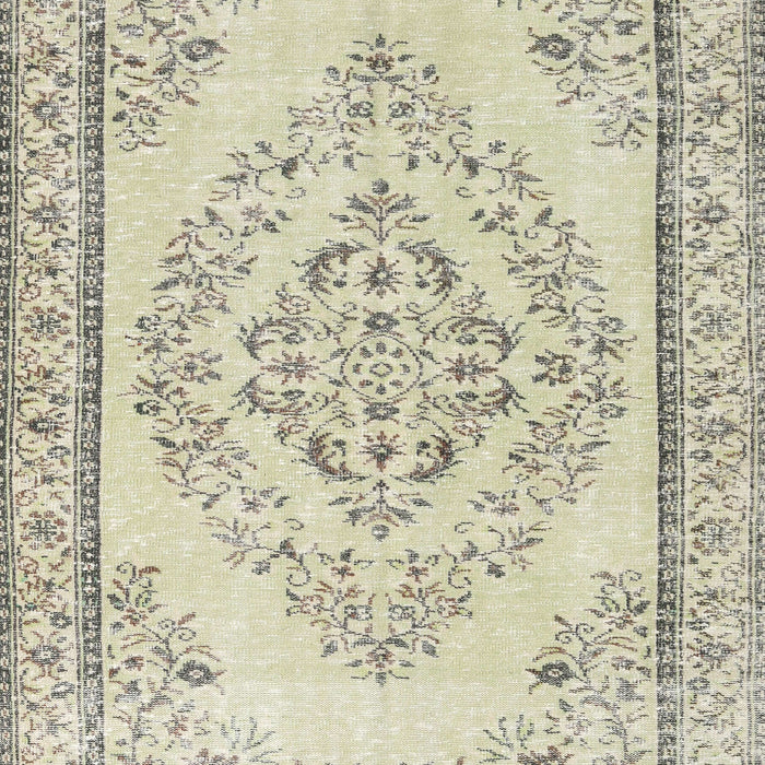 Machine Washable Traditional Brown Rug, wshtr3608