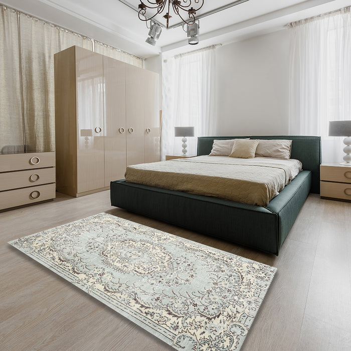 Traditional Dark Gray Persian Rug in a Bedroom, tr3609