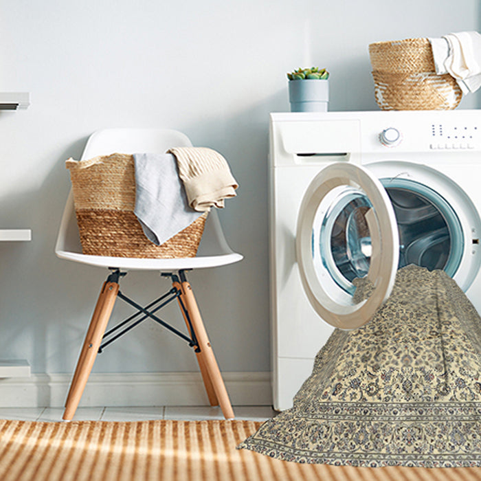 Machine Washable Traditional Khaki Gold Rug in a Washing Machine, wshtr3629