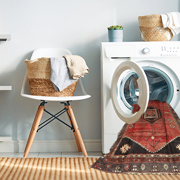 Machine Washable Traditional Rust Pink Rug in a Washing Machine, wshtr3633