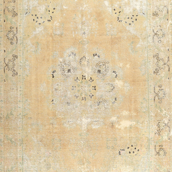 Machine Washable Traditional Khaki Gold Rug, wshtr3653