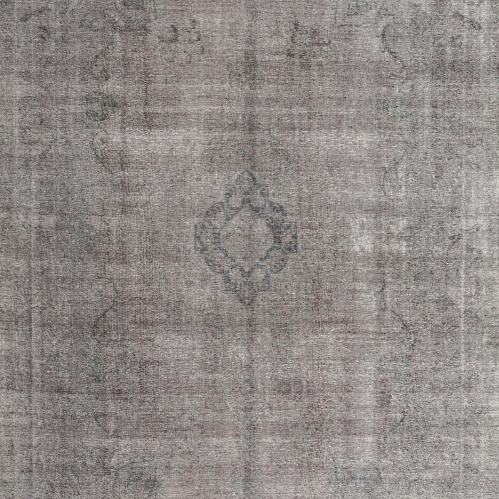 Machine Washable Traditional Dark Gray Rug, wshtr3658