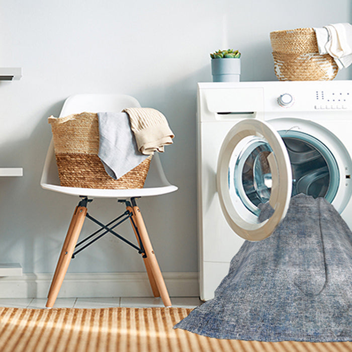 Machine Washable Traditional Slate Gray Rug in a Washing Machine, wshtr3660