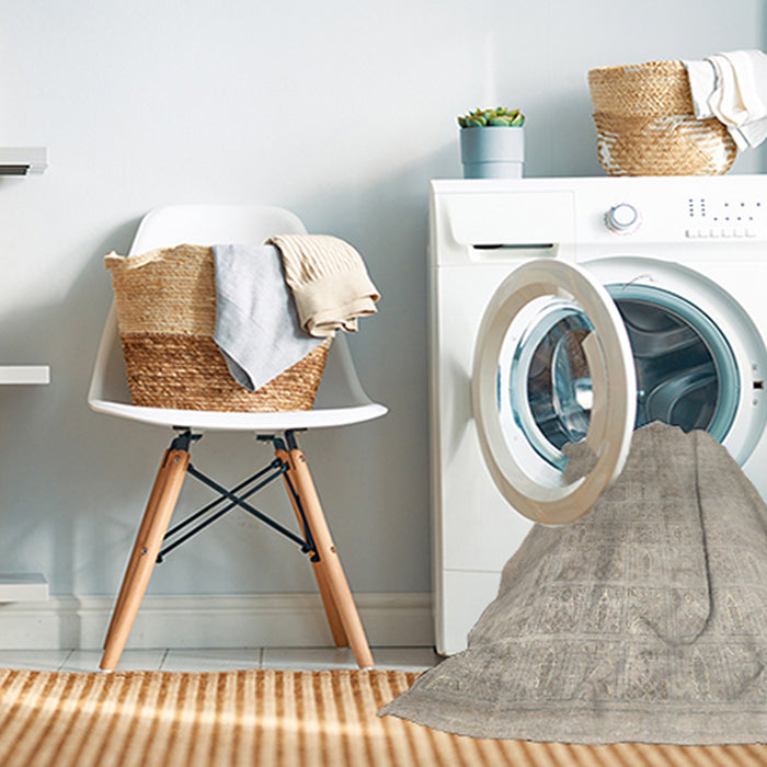 Machine Washable Traditional Camel Brown Rug in a Washing Machine, wshtr3662