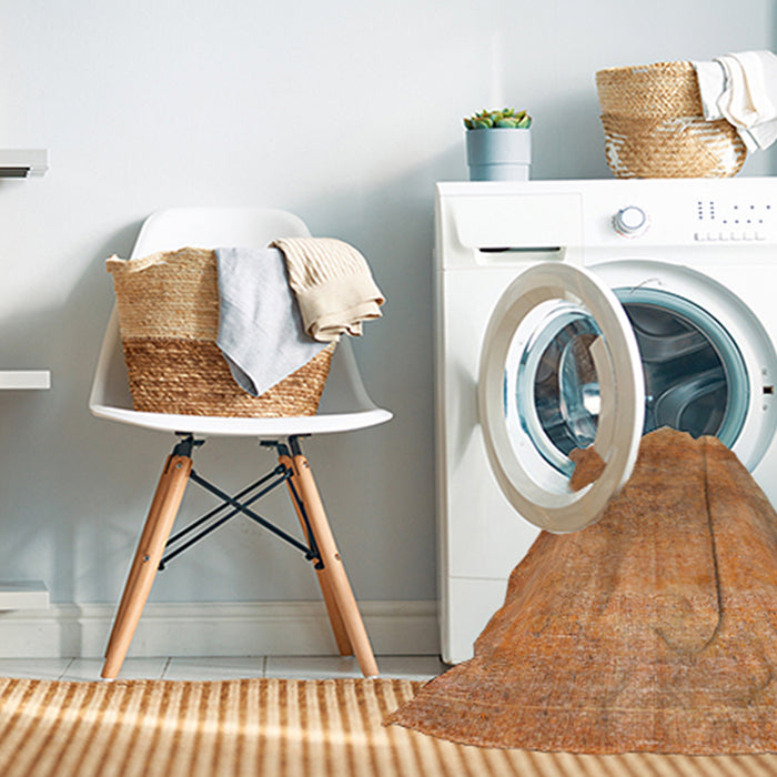 Machine Washable Traditional Orange Rug in a Washing Machine, wshtr3731