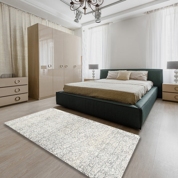 Traditional Off White Beige Persian Rug in a Bedroom, tr3744