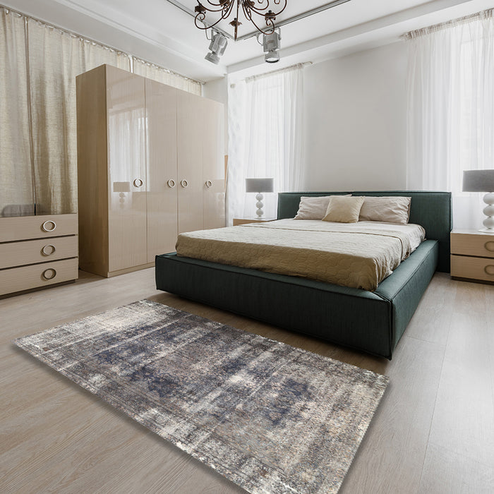 Machine Washable Traditional Ash Gray Rug in a Bedroom, wshtr3751