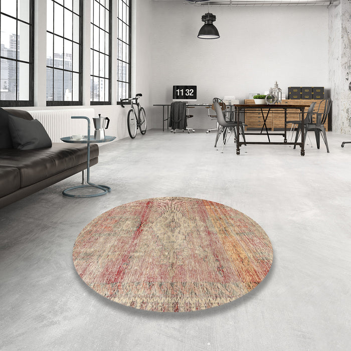 Round Machine Washable Traditional Rust Pink Rug in a Office, wshtr3779