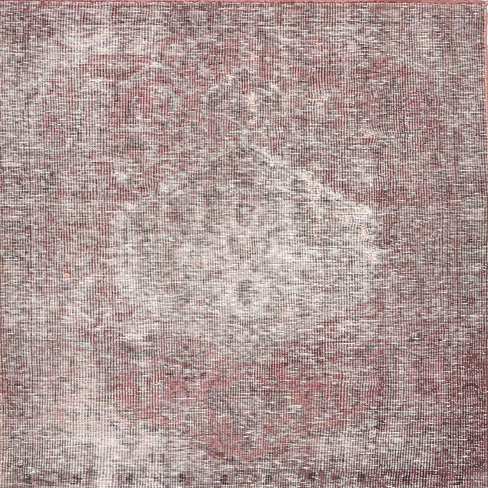 Round Machine Washable Traditional Rose Pink Rug, wshtr3828