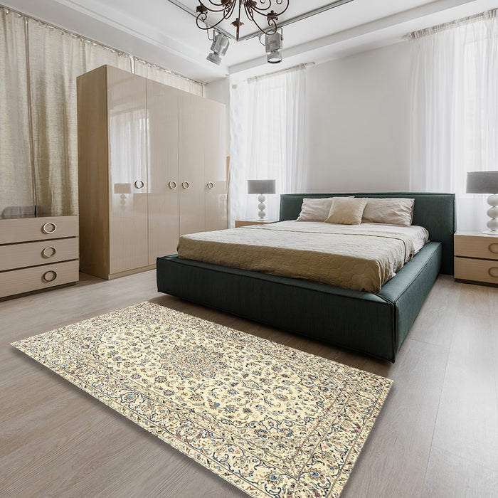 Traditional Golden Blonde Gold Medallion Rug in a Bedroom, tr3903