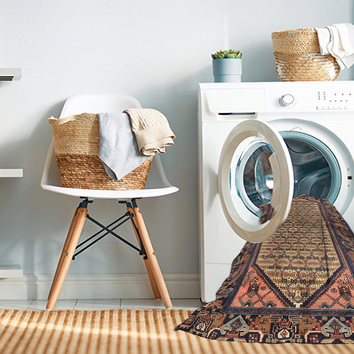Machine Washable Traditional Dark Brown Rug in a Washing Machine, wshtr3933