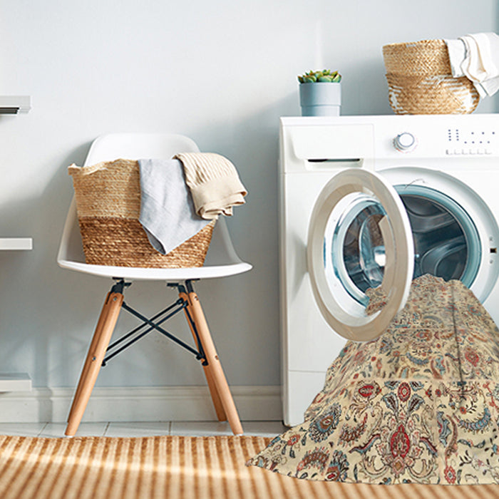 Machine Washable Traditional Khaki Gold Rug in a Washing Machine, wshtr3940