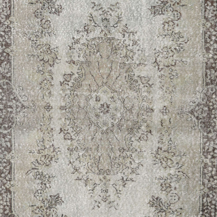 Traditional Pale Silver Gray Persian Rug, tr3989