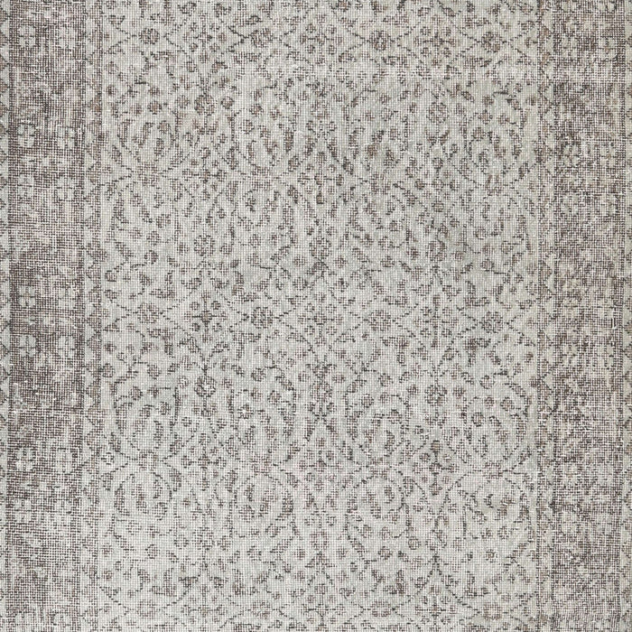Machine Washable Traditional Dark White Beige Rug, wshtr3997