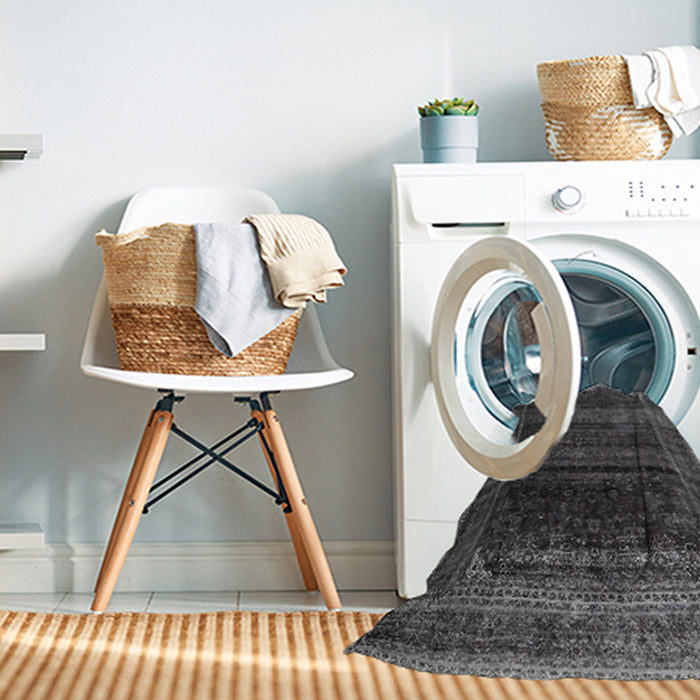 Machine Washable Traditional Charcoal Black Rug in a Washing Machine, wshtr4025