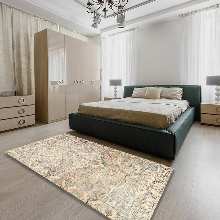 Traditional Vanilla Gold Persian Rug in a Bedroom, tr4027
