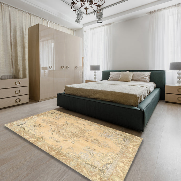 Machine Washable Traditional Brown Gold Rug in a Bedroom, wshtr4038