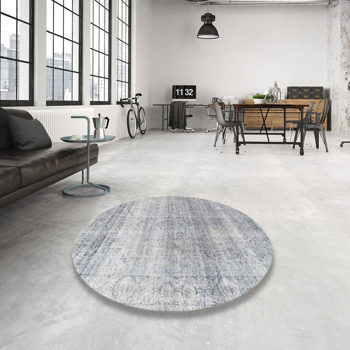 Round Machine Washable Traditional Light Gray Rug in a Office, wshtr4042