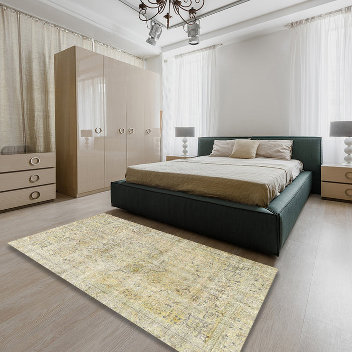 Machine Washable Traditional Khaki Gold Rug in a Bedroom, wshtr4063