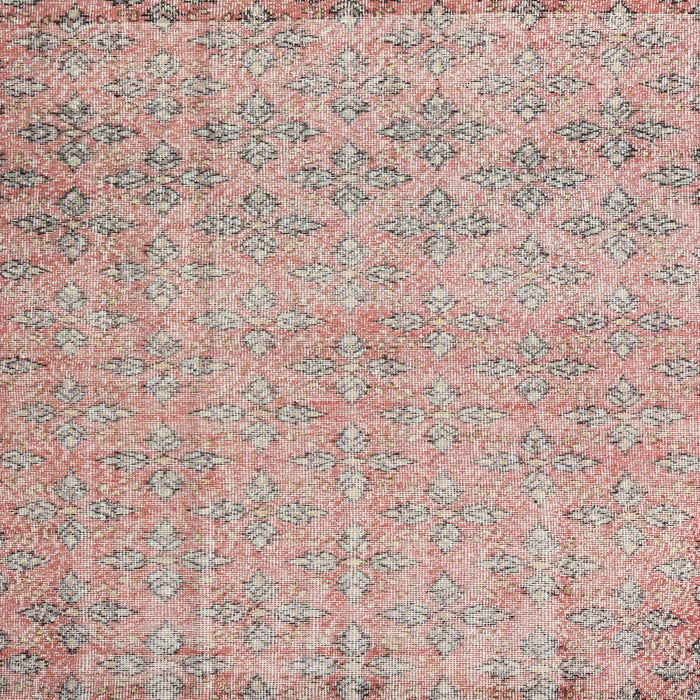 Round Machine Washable Traditional Rust Pink Rug, wshtr4120