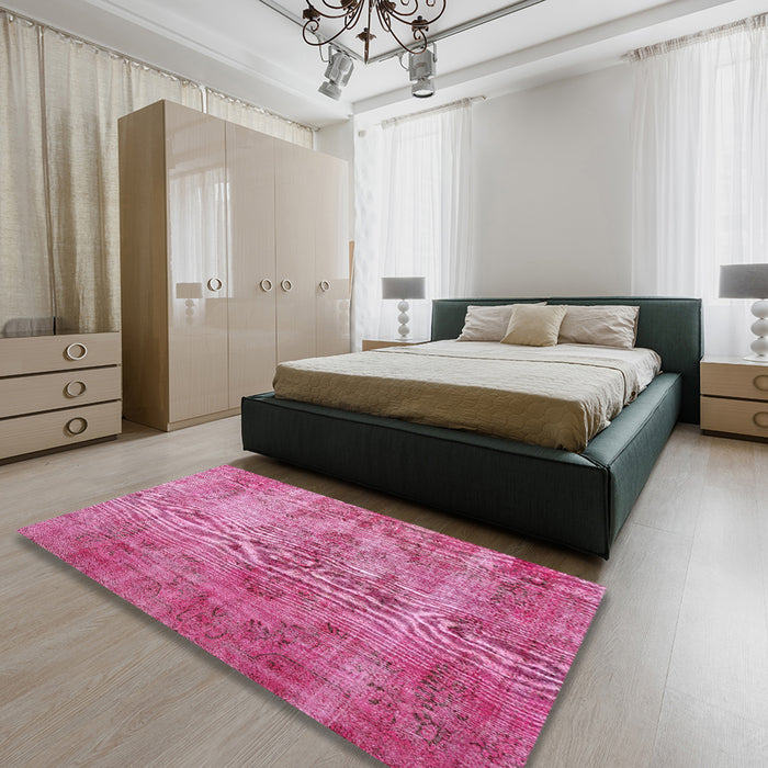 Traditional Hot Pink Persian Rug in a Bedroom, tr4146