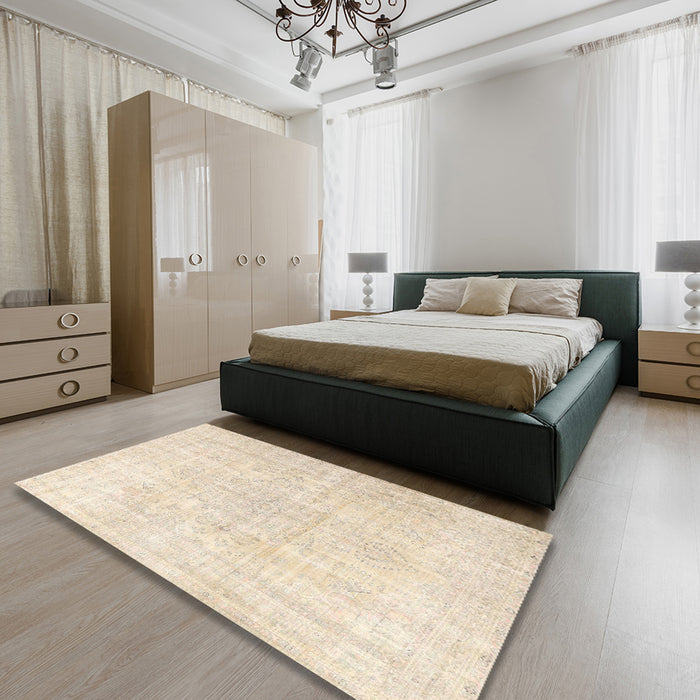 Machine Washable Traditional Brown Rug in a Bedroom, wshtr4267