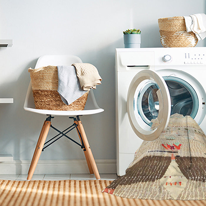 Machine Washable Traditional Gold Rug in a Washing Machine, wshtr4282