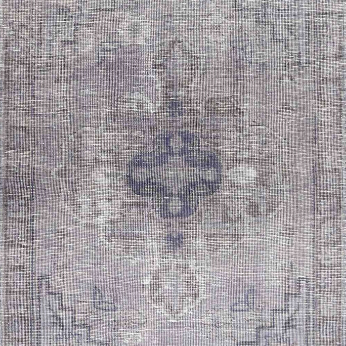 Machine Washable Traditional Platinum Silver Gray Rug, wshtr4283
