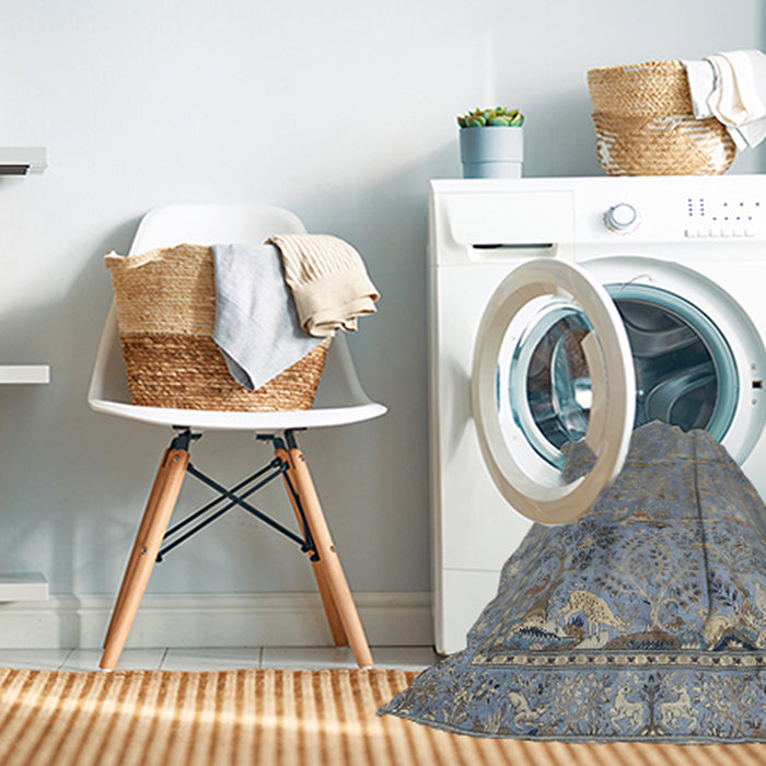 Machine Washable Traditional Dark Gray Rug in a Washing Machine, wshtr4302