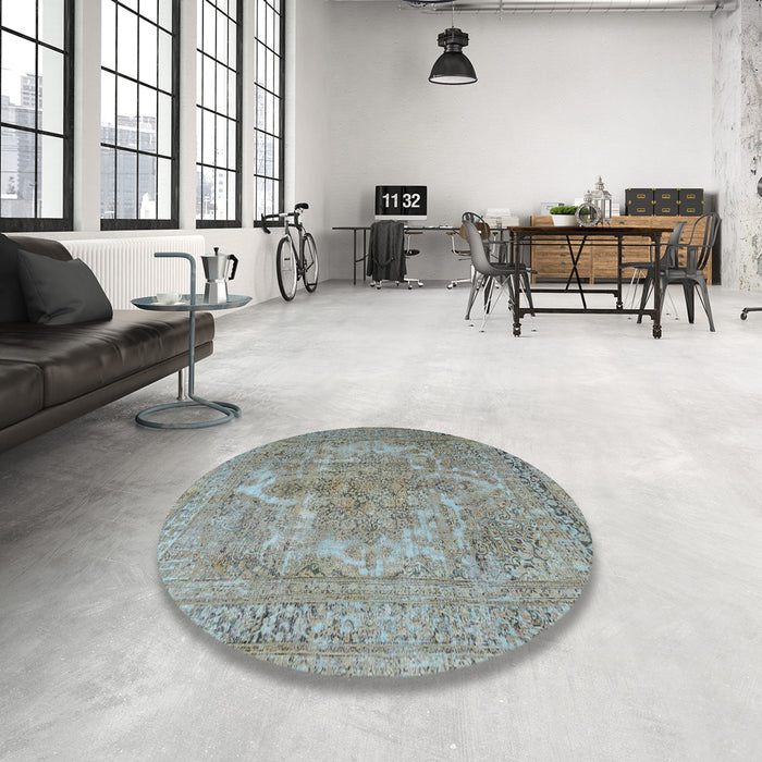 Round Machine Washable Traditional Dark Gray Rug in a Office, wshtr4313