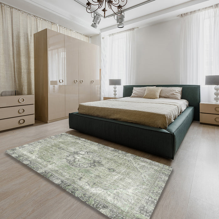 Traditional Pale Silver Gray Persian Rug in a Bedroom, tr4317