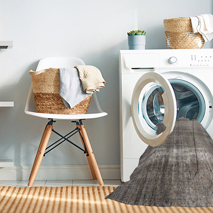 Machine Washable Traditional Rosy Brown Pink Rug in a Washing Machine, wshtr4321