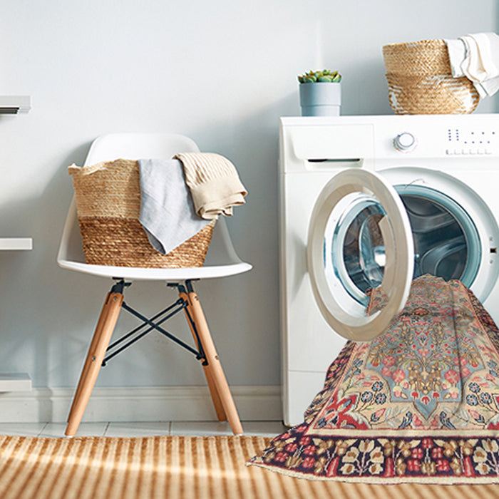 Machine Washable Traditional Cherry Red Rug in a Washing Machine, wshtr4337