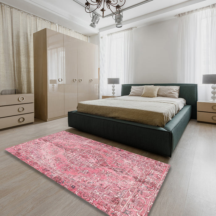 Traditional Dark Pink Medallion Rug in a Bedroom, tr4346