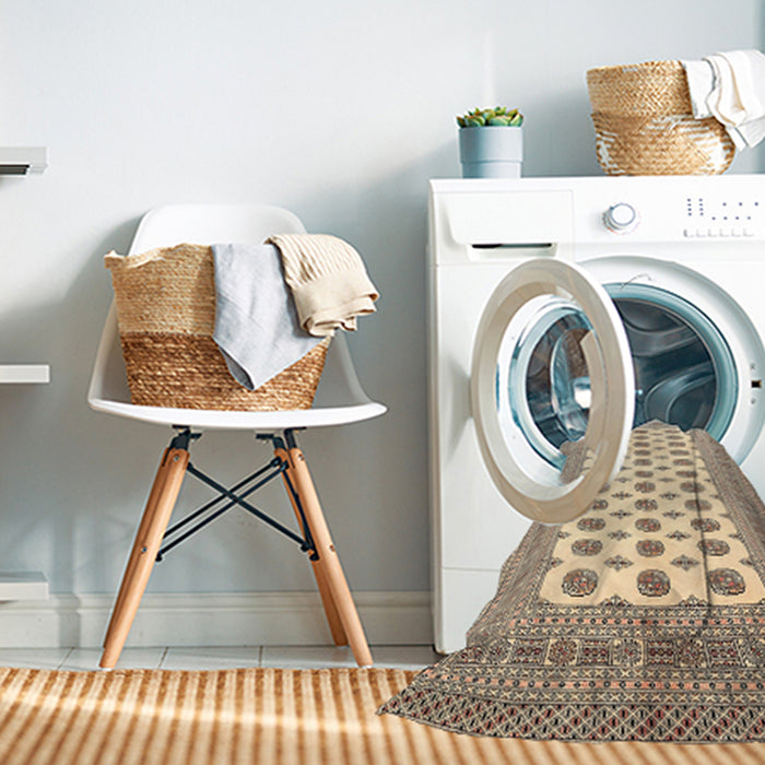 Machine Washable Traditional Gold Rug in a Washing Machine, wshtr435