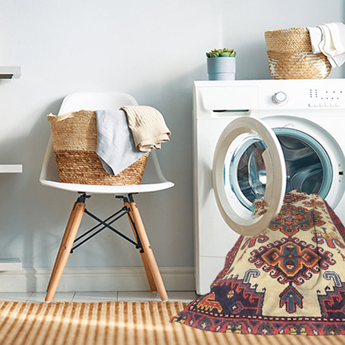 Machine Washable Traditional Brown Red Rug in a Washing Machine, wshtr4372