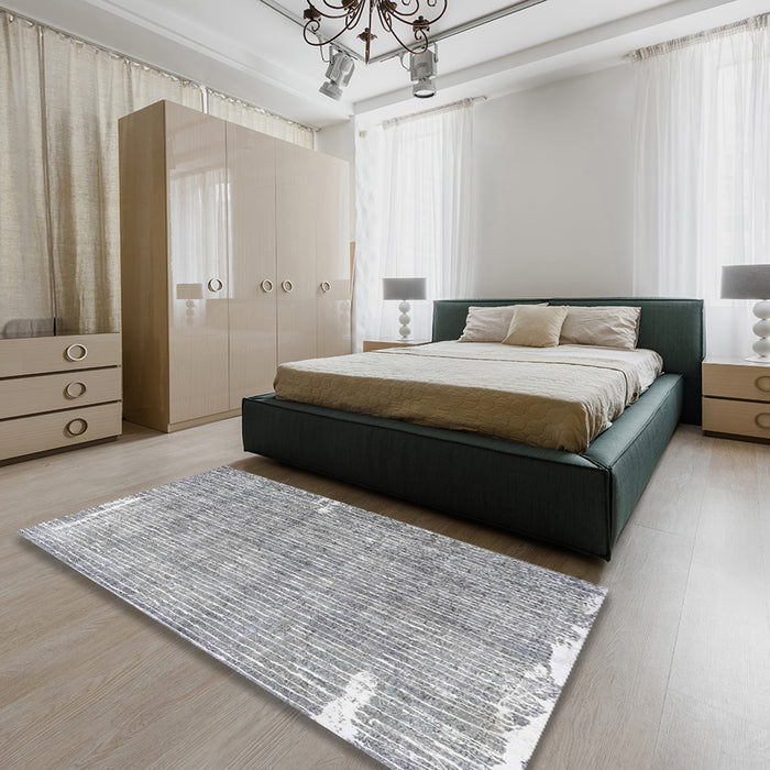 Machine Washable Traditional Grey Gray Rug in a Bedroom, wshtr4466