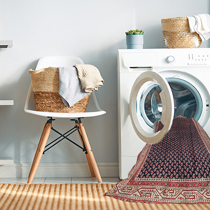 Machine Washable Traditional Vermilion Red Rug in a Washing Machine, wshtr451