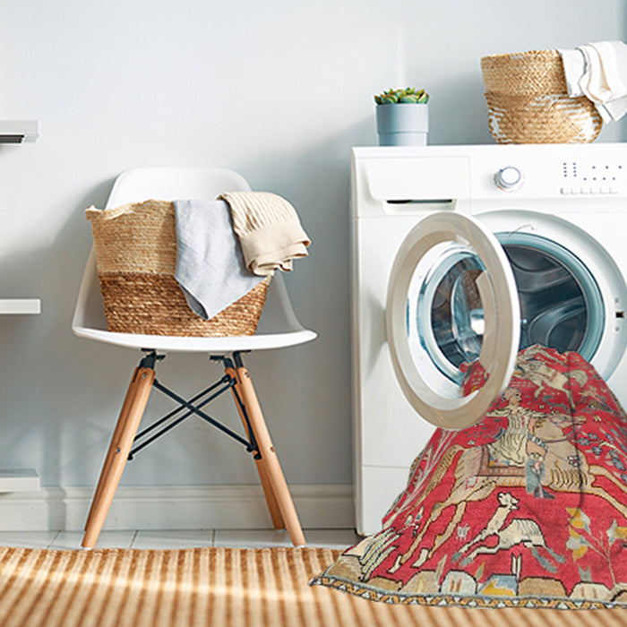 Machine Washable Traditional Red Rug in a Washing Machine, wshtr4551