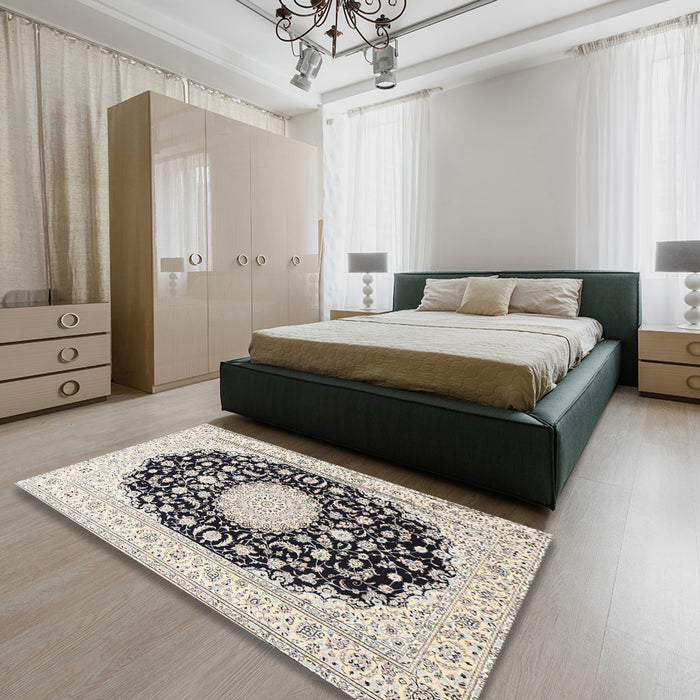 Traditional Carbon Gray Medallion Rug in a Bedroom, tr4599