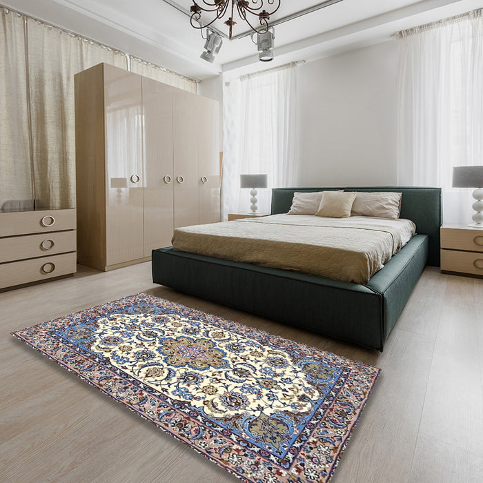 Machine Washable Traditional Gray Rug in a Bedroom, wshtr4612