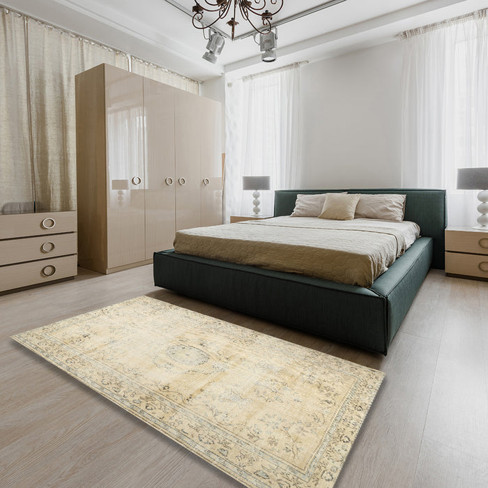 Traditional Golden Blonde Gold Persian Rug in a Bedroom, tr478