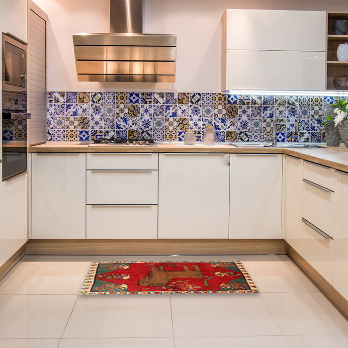 Machine Washable Traditional Red Rug in a Kitchen, wshtr622
