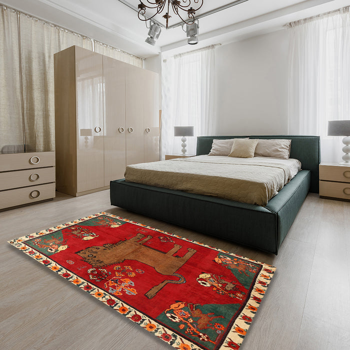 Traditional Red Animal Rug in a Bedroom, tr622