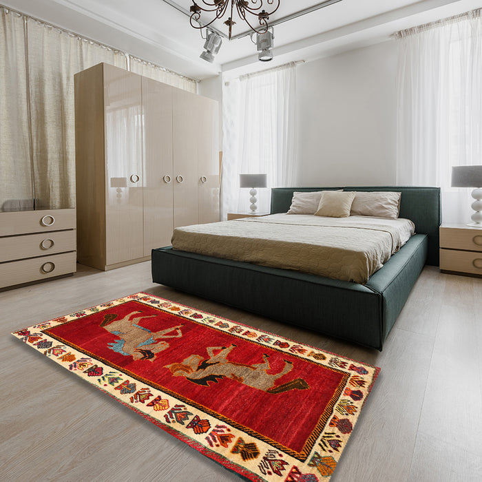 Traditional Red Animal Rug in a Bedroom, tr623